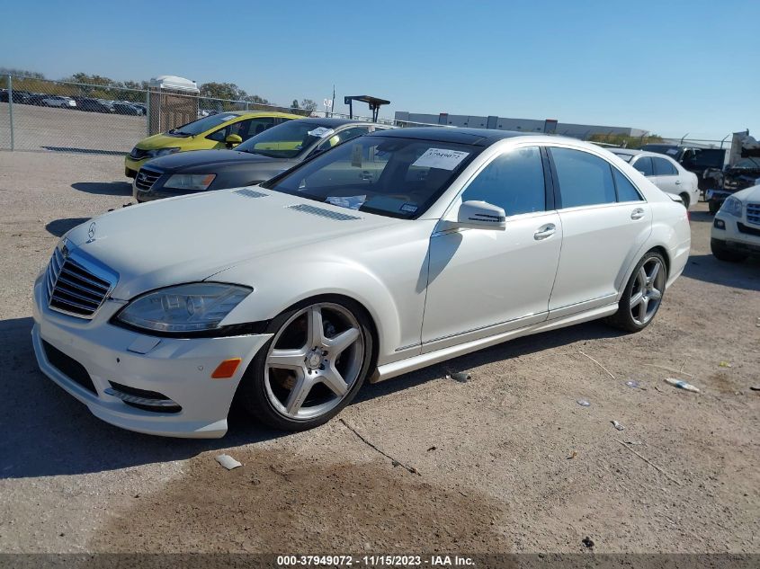 2013 MERCEDES-BENZ S 550 WDDNG7DB0DA527757