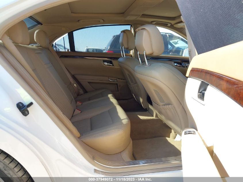 2013 MERCEDES-BENZ S 550 WDDNG7DB0DA527757
