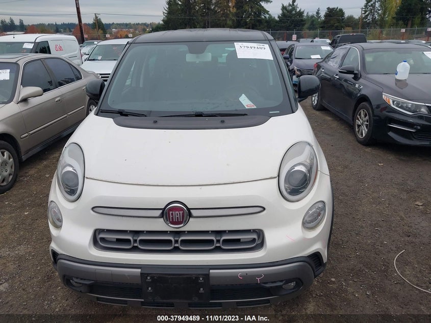 VIN ZFBCFADH4JZ040566 2018 FIAT 500L TREKKING