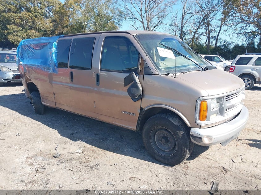 CHEVROLET EXPRESS VAN 2001. Lot# 37949712. VIN 1GAHG39R711157286. Photo 1