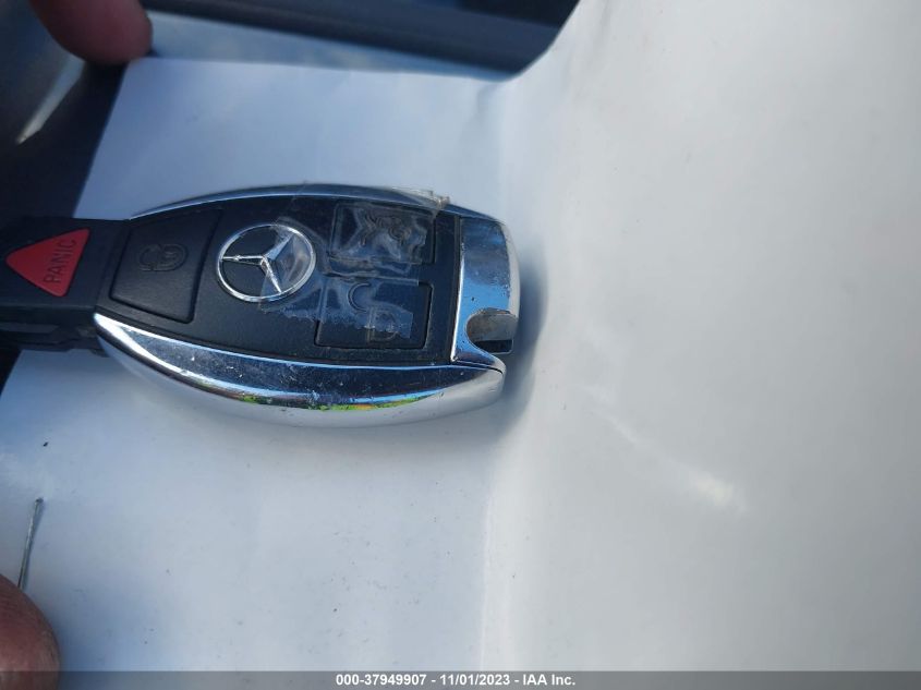 2014 MERCEDES-BENZ C 300 SPORT 4MATIC/LUXURY 4MATIC - WDDGF8AB9ER324861