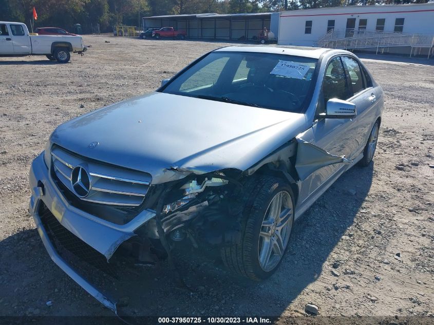 2013 MERCEDES-BENZ C 250 SPORT/LUXURY - WDDGF4HB4DR242713