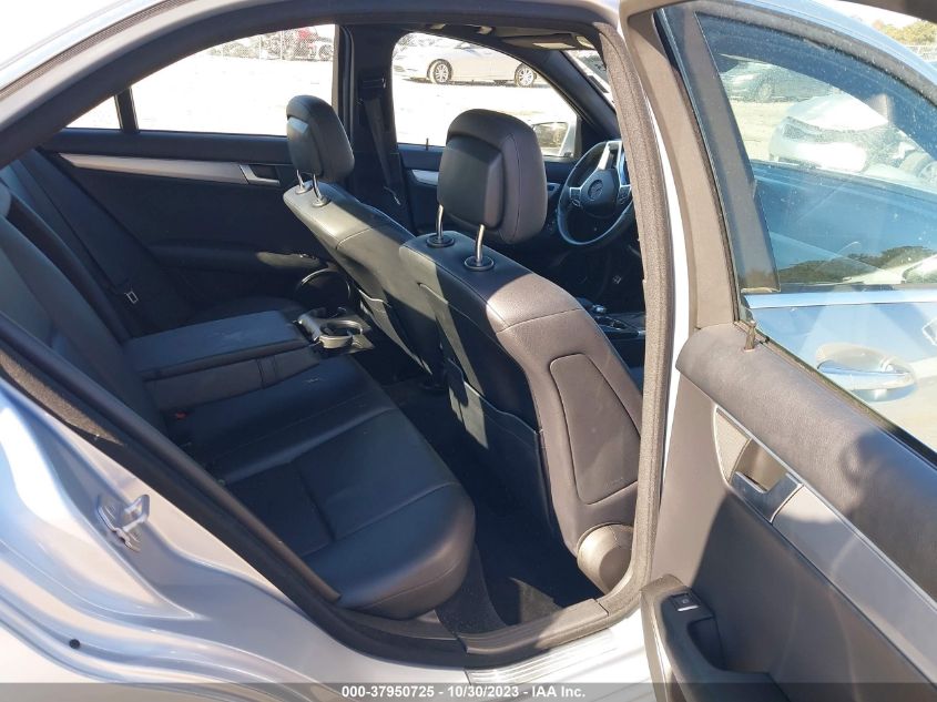 2013 MERCEDES-BENZ C 250 SPORT/LUXURY - WDDGF4HB4DR242713