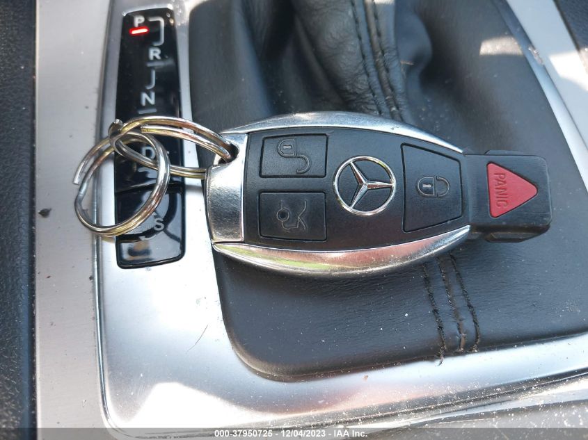 2013 MERCEDES-BENZ C 250 SPORT/LUXURY - WDDGF4HB4DR242713