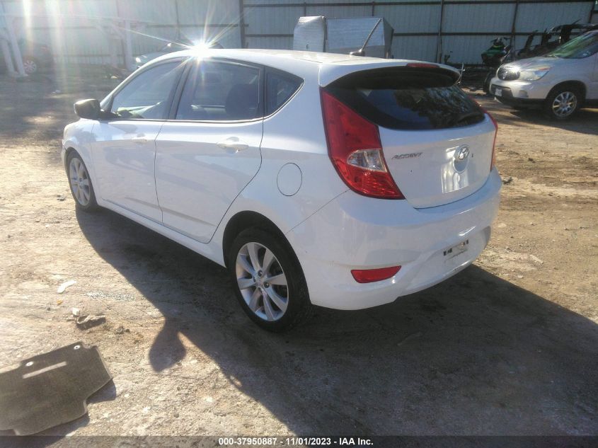 2013 HYUNDAI ACCENT GLS/SE - KMHCU5AE5DU136885