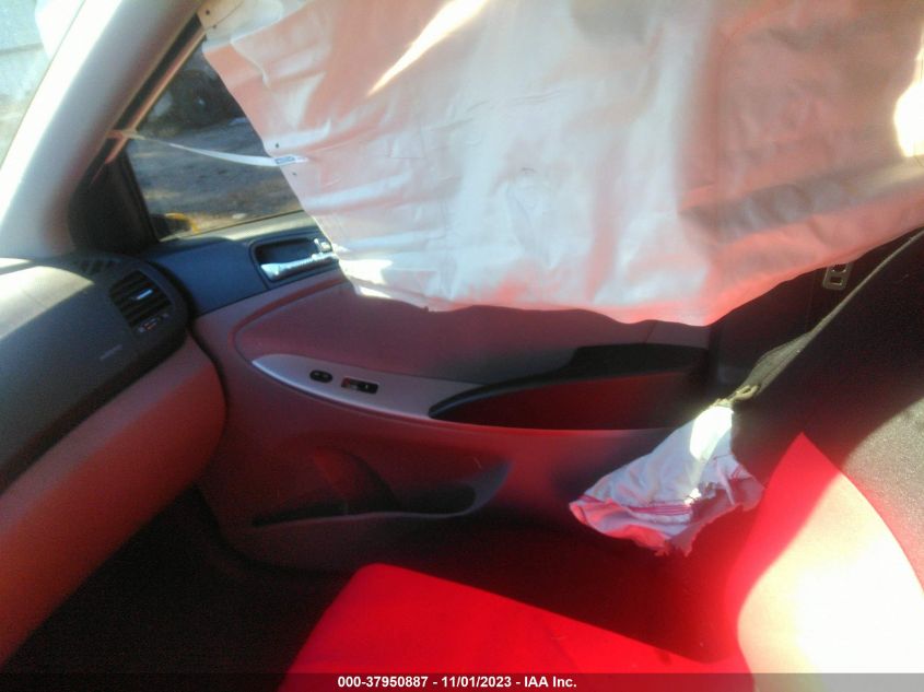2013 HYUNDAI ACCENT GLS/SE - KMHCU5AE5DU136885