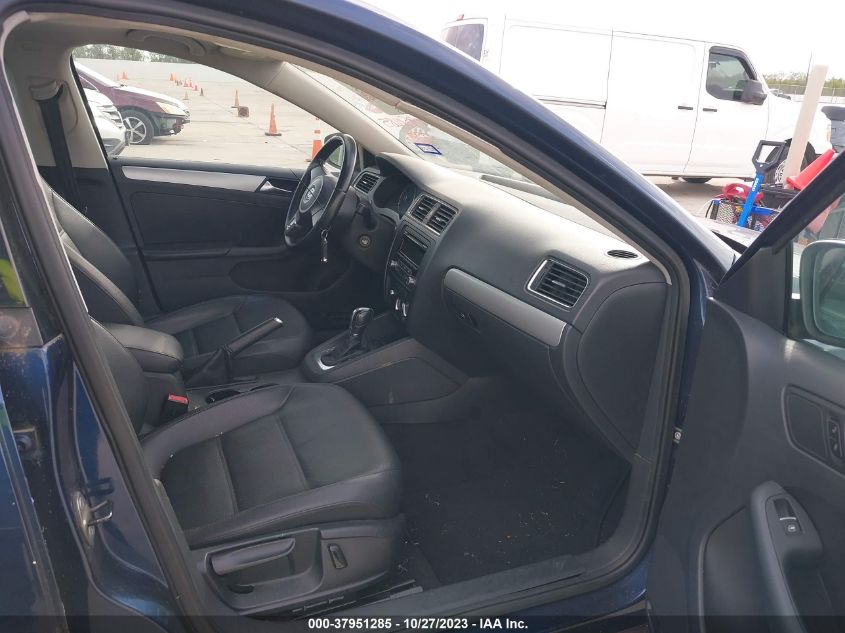 2013 VOLKSWAGEN JETTA SEDAN SE 3VWDP7AJ5DM375945