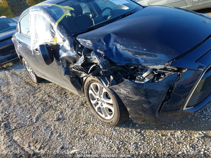 VIN 3MYDLBYV9HY178951 2017 TOYOTA YARIS IA