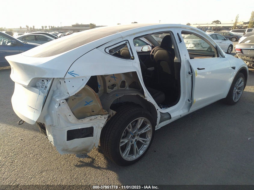 VIN 7SAYGDEEXPA098282 2023 TESLA MODEL Y