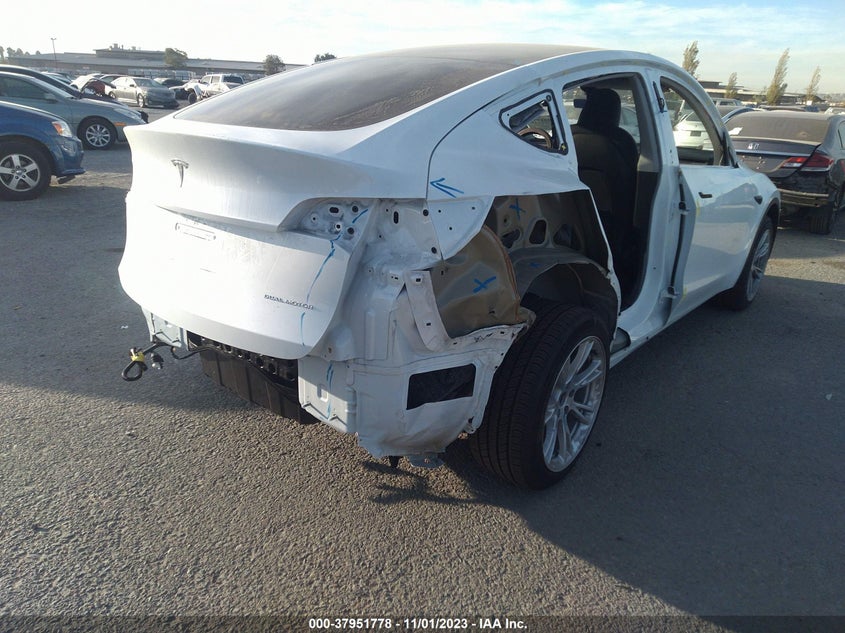 VIN 7SAYGDEEXPA098282 2023 TESLA MODEL Y