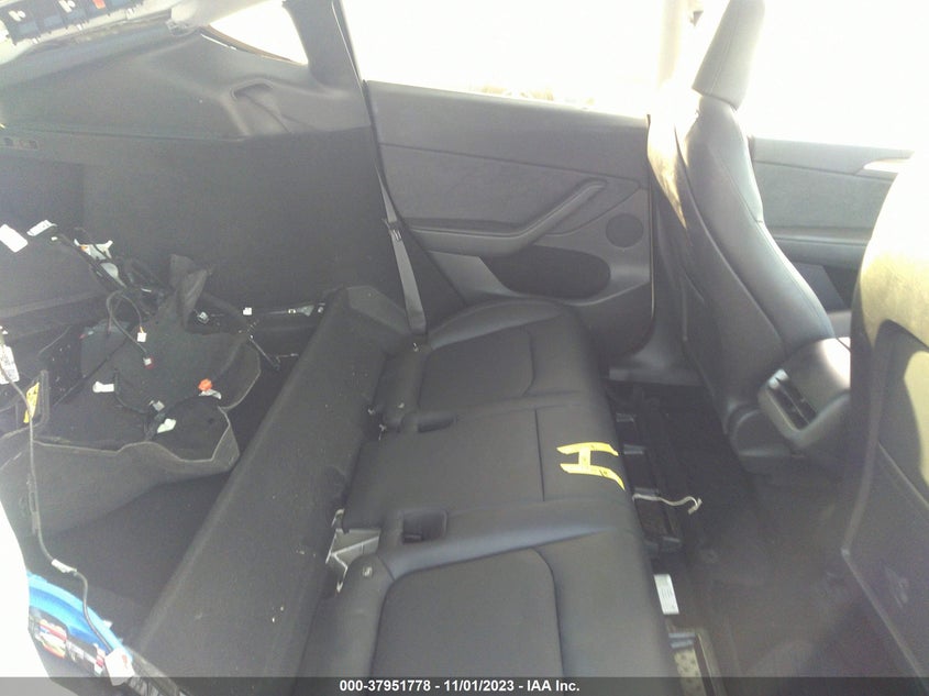 VIN 7SAYGDEEXPA098282 2023 TESLA MODEL Y