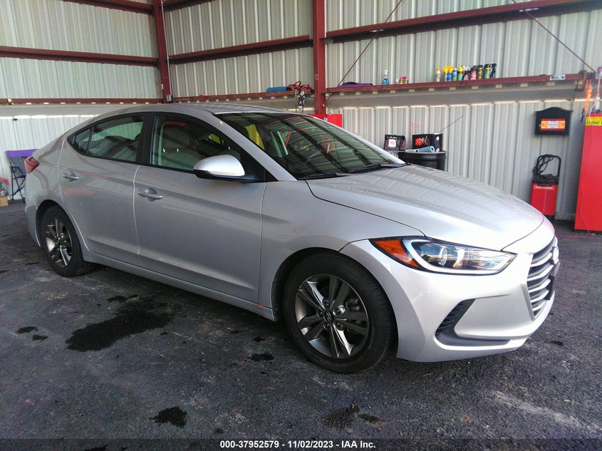 VIN 5NPD84LF5JH237198 2018 HYUNDAI ELANTRA SEL