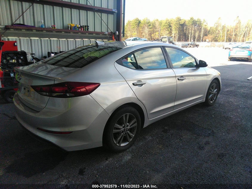 VIN 5NPD84LF5JH237198 2018 HYUNDAI ELANTRA SEL