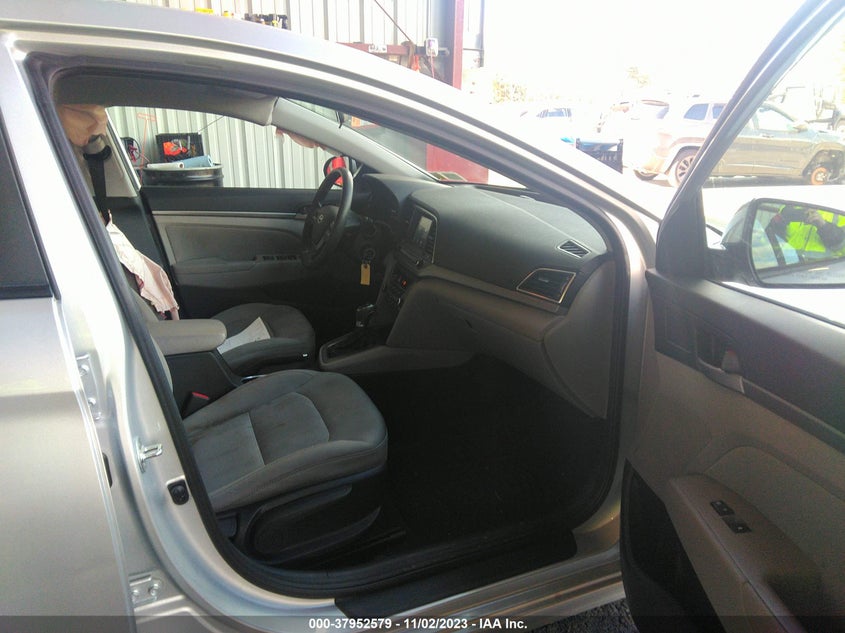 VIN 5NPD84LF5JH237198 2018 HYUNDAI ELANTRA SEL