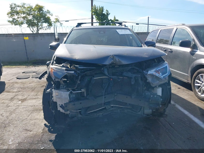 VIN JTMWFREV8HJ702526 2017 TOYOTA RAV4 XLE