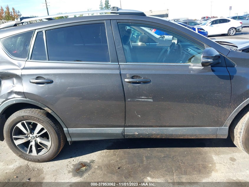 VIN JTMWFREV8HJ702526 2017 TOYOTA RAV4 XLE