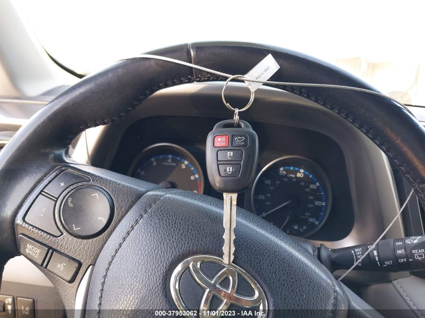 VIN JTMWFREV8HJ702526 2017 TOYOTA RAV4 XLE