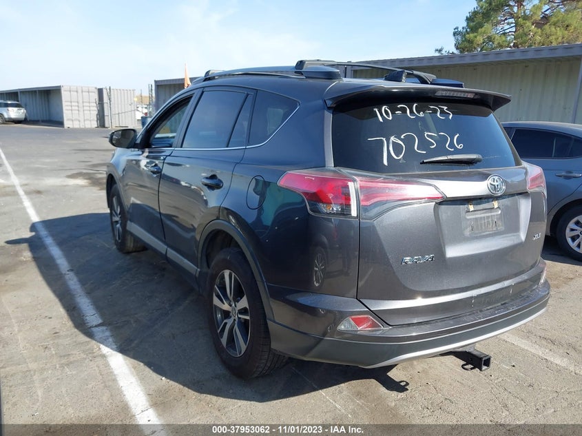 VIN JTMWFREV8HJ702526 2017 TOYOTA RAV4 XLE