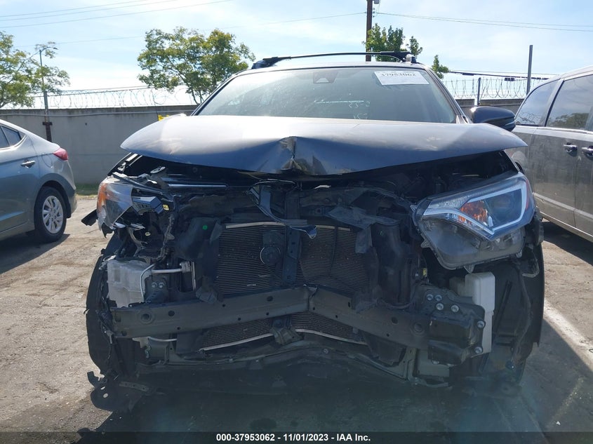 VIN JTMWFREV8HJ702526 2017 TOYOTA RAV4 XLE