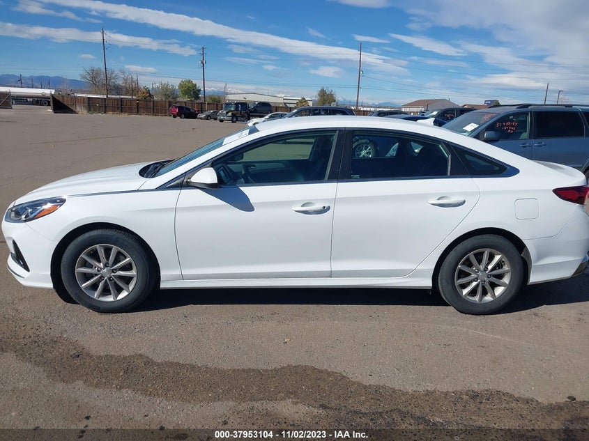VIN 5NPE24AF2KH801335 2019 HYUNDAI SONATA SE