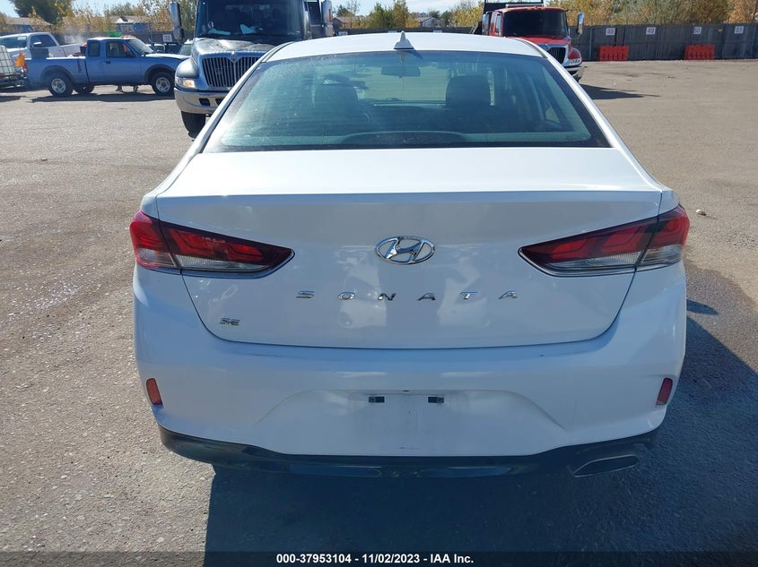 VIN 5NPE24AF2KH801335 2019 HYUNDAI SONATA SE
