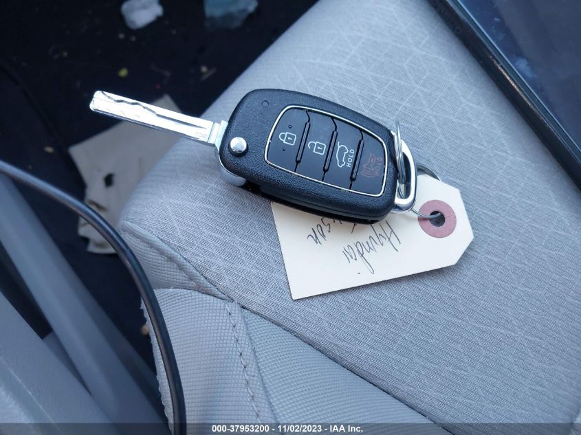2017 HYUNDAI TUCSON SE - KM8J3CA44HU398702
