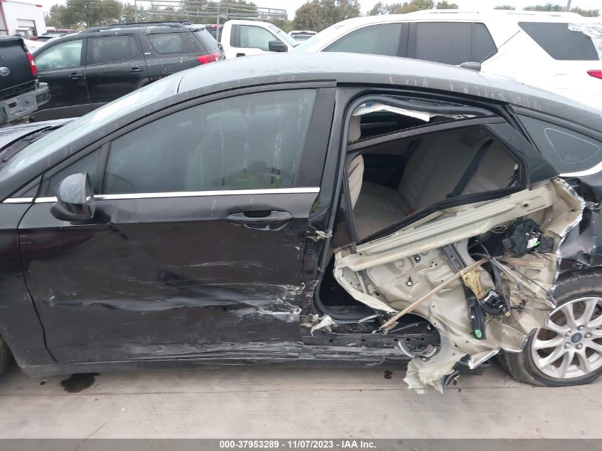 2017 FORD FUSION S - 3FA6P0G77HR140914
