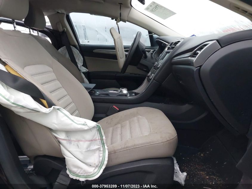 2017 FORD FUSION S - 3FA6P0G77HR140914