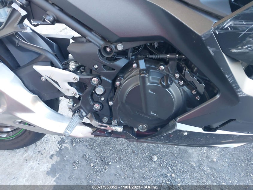 VIN JKAEXKG12PDAS5302 2023 KAWASAKI EX400