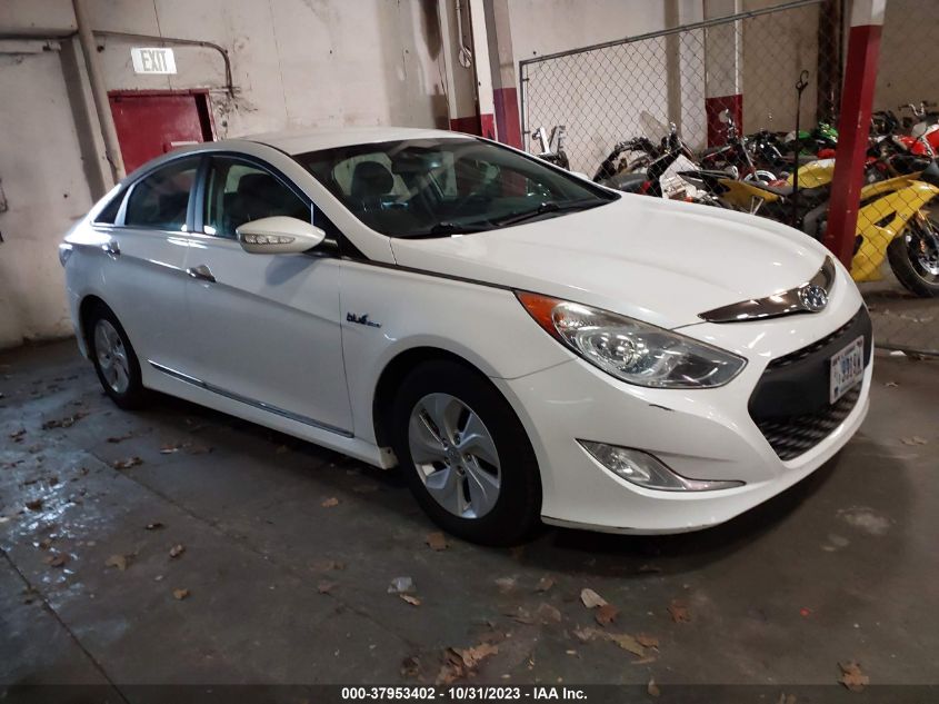 2014 HYUNDAI SONATA HYBRID - KMHEC4A43EA113525