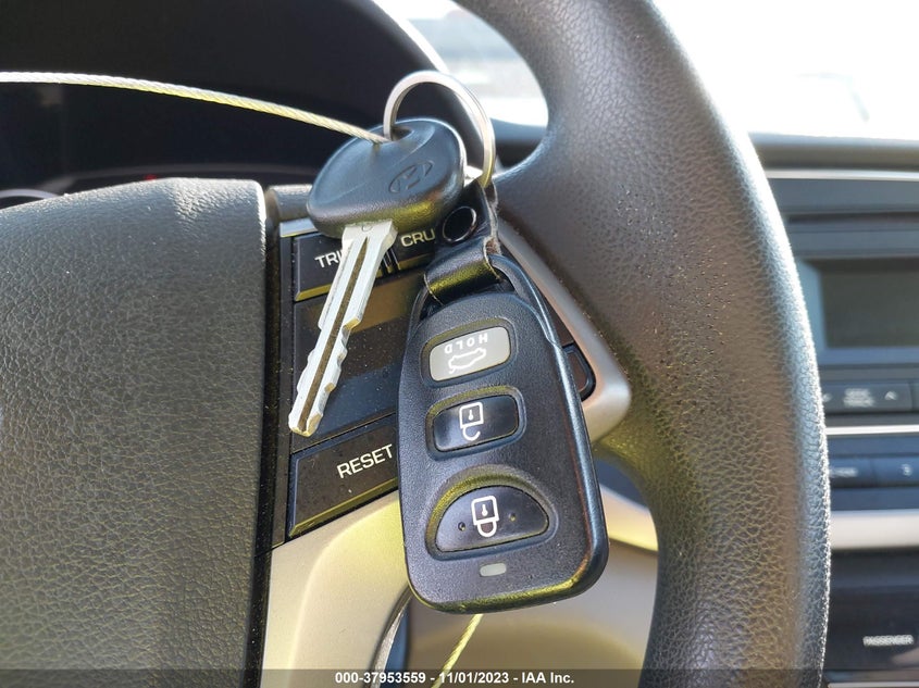 VIN 5NPD74LF7HH188440 2017 HYUNDAI ELANTRA SE