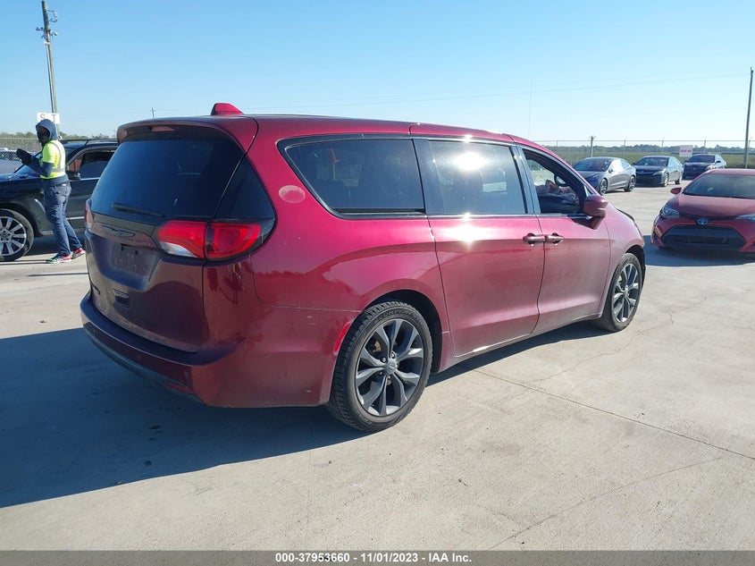 VIN 2C4RC1FG8JR315225 2018 CHRYSLER PACIFICA TOURING PLUS