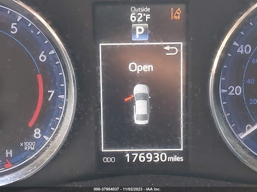 2017 TOYOTA COROLLA SE - 5YFBURHE1HP584864