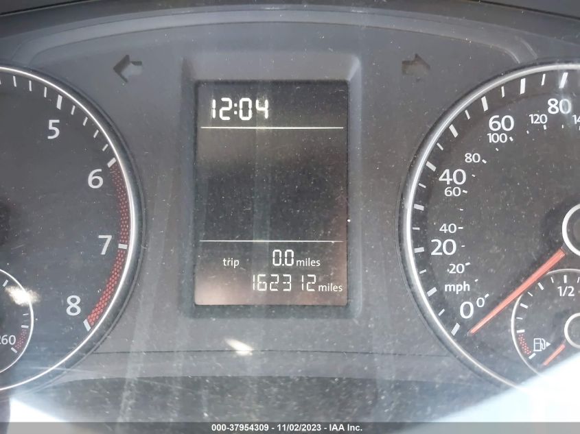2013 VOLKSWAGEN PASSAT S - 1VWAH7A34DC144716
