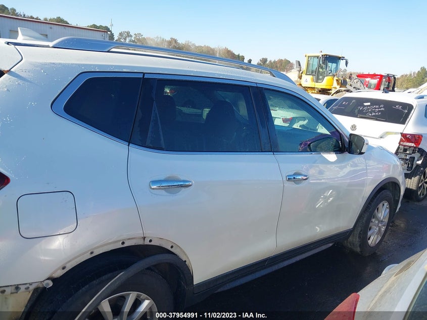 VIN KNMAT2MT4HP571084 2017 NISSAN ROGUE SV