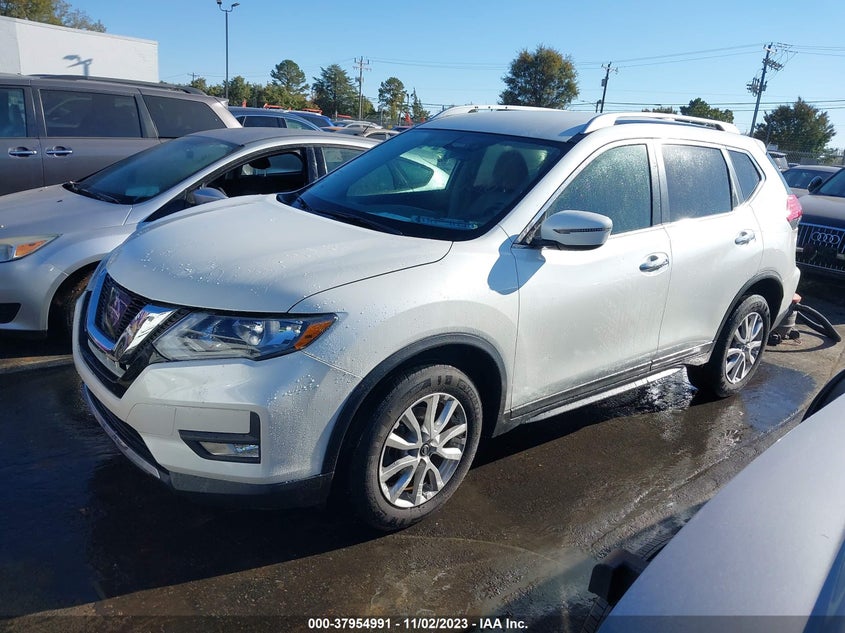 VIN KNMAT2MT4HP571084 2017 NISSAN ROGUE SV