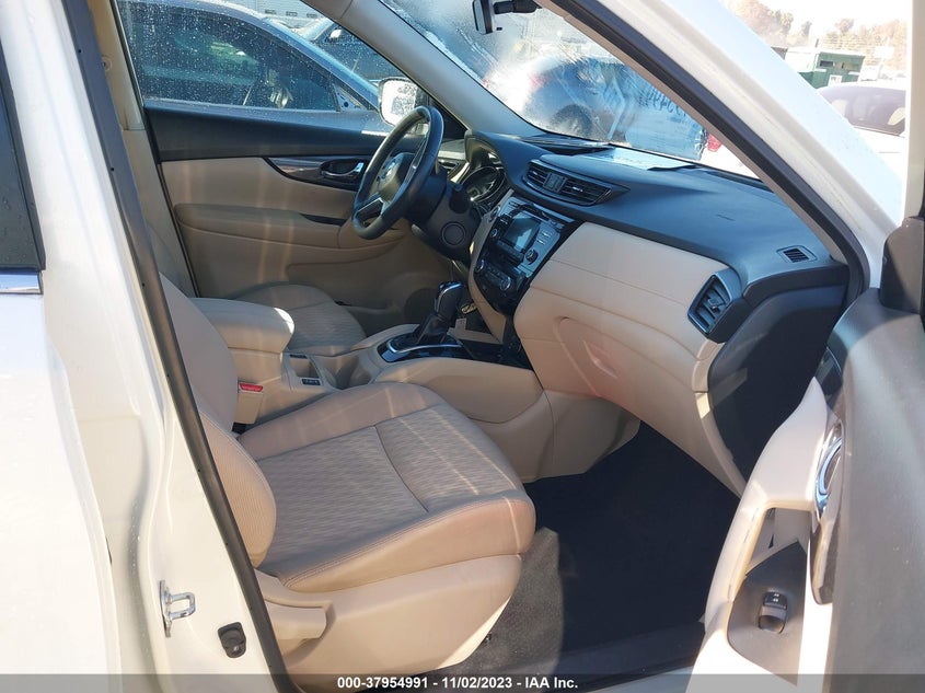 VIN KNMAT2MT4HP571084 2017 NISSAN ROGUE SV