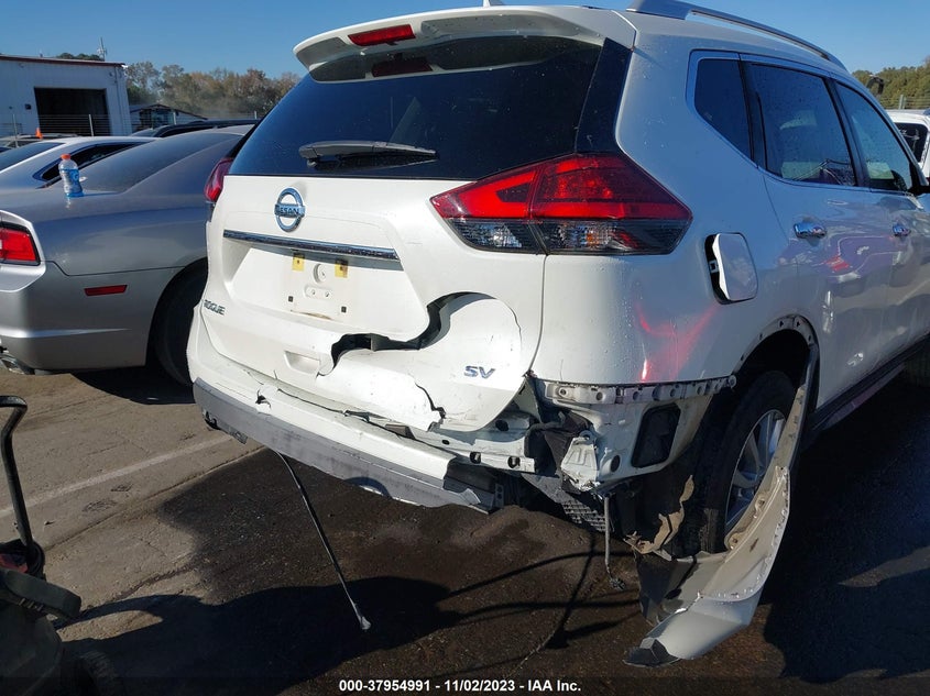 VIN KNMAT2MT4HP571084 2017 NISSAN ROGUE SV