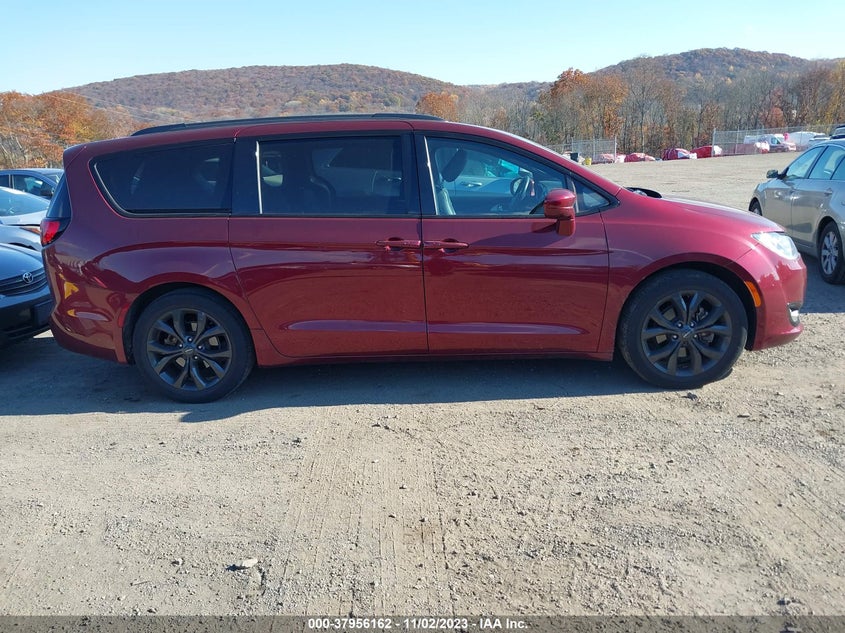 VIN 2C4RC1BG6JR364512 2018 CHRYSLER PACIFICA TOURING L