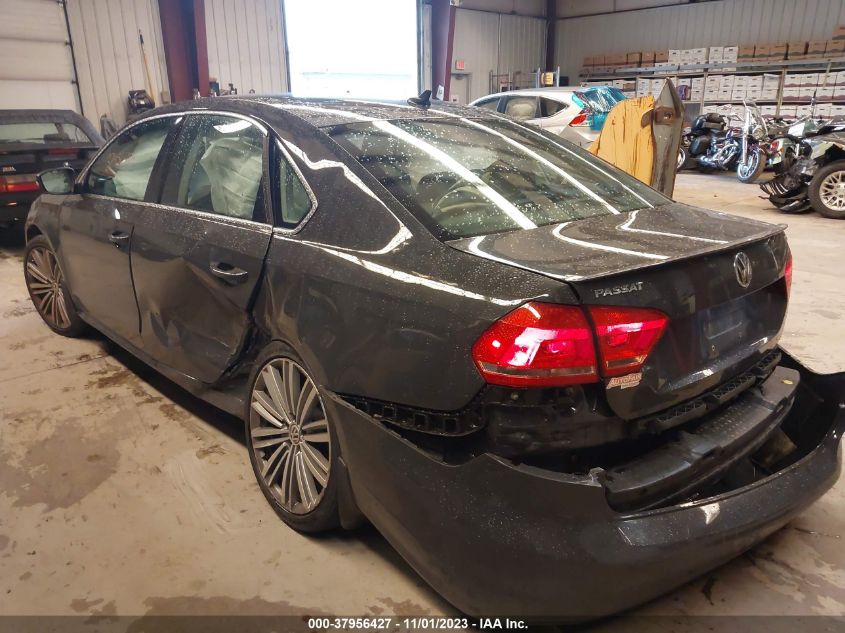 2015 VOLKSWAGEN PASSAT 1.8T SPORT - 1VWBT7A31FC032722
