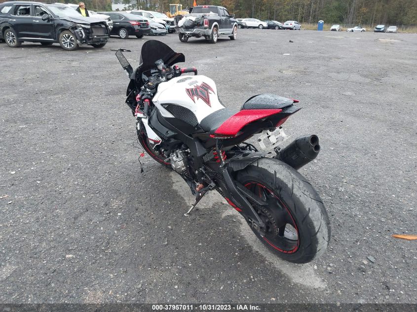 2016 YAMAHA YZFR1S JYARN42E4GA001340