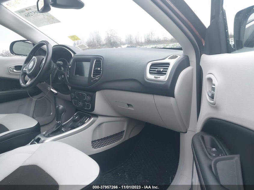VIN 3C4NJDBB8MT537524 2021 JEEP COMPASS LATITUDE