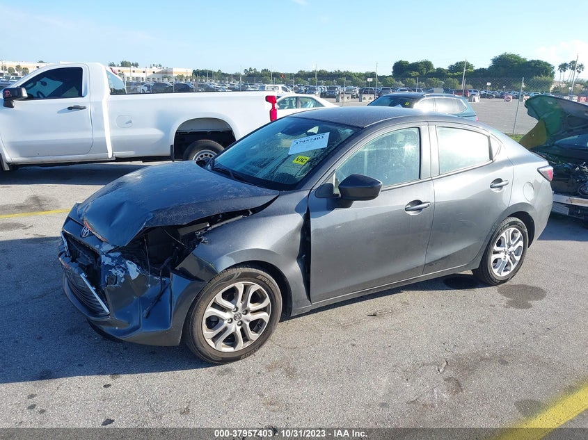 VIN 3MYDLBYV5JY327765 2018 TOYOTA YARIS IA