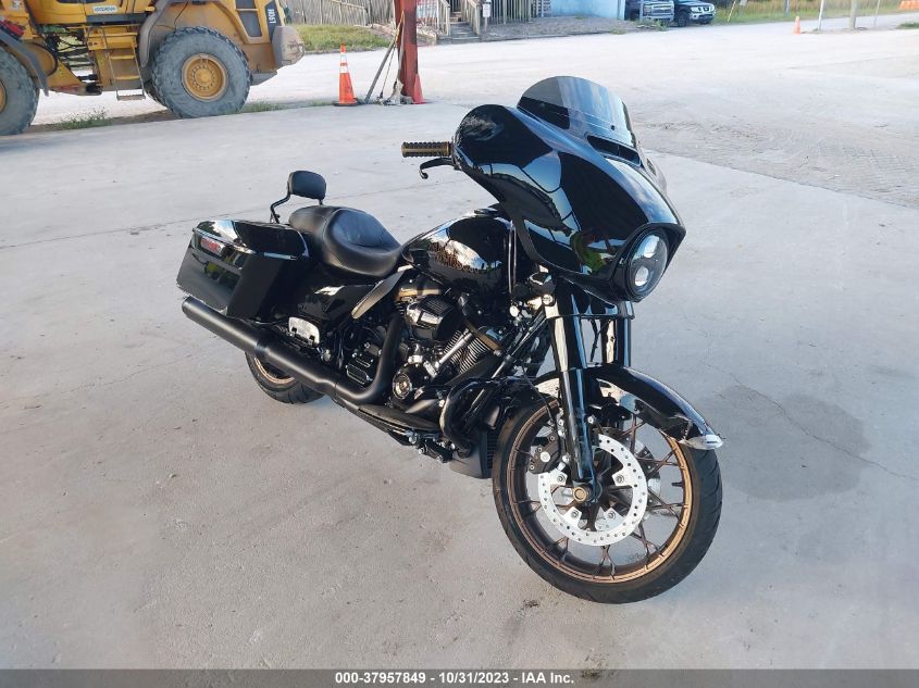 2022 HARLEY-DAVIDSON FLHXST - 1HD1ABL11NB670880