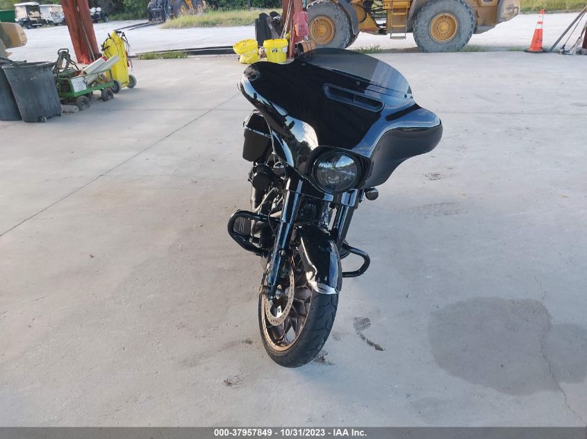 2022 HARLEY-DAVIDSON FLHXST 1HD1ABL11NB670880