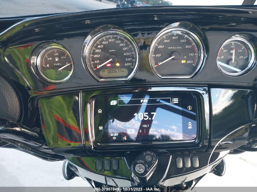 2022 HARLEY-DAVIDSON FLHXST 1HD1ABL11NB670880