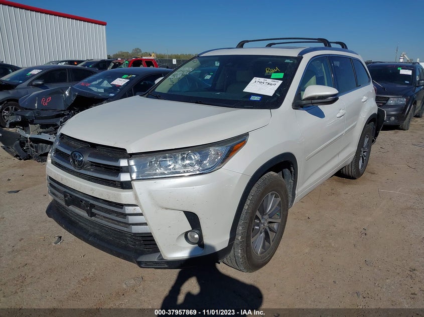 VIN 5TDKZRFH5JS549532 2018 TOYOTA HIGHLANDER SE/XLE