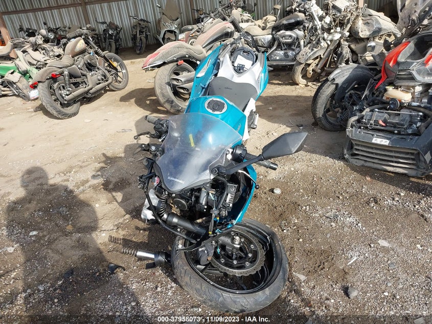 VIN JKAEXKH16MDAB6141 2021 KAWASAKI EX400