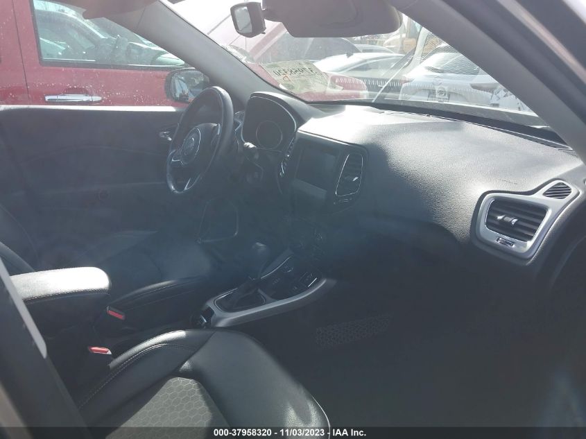 VIN 3C4NJDBB2LT148621 2020 JEEP COMPASS LATITUDE 4X4