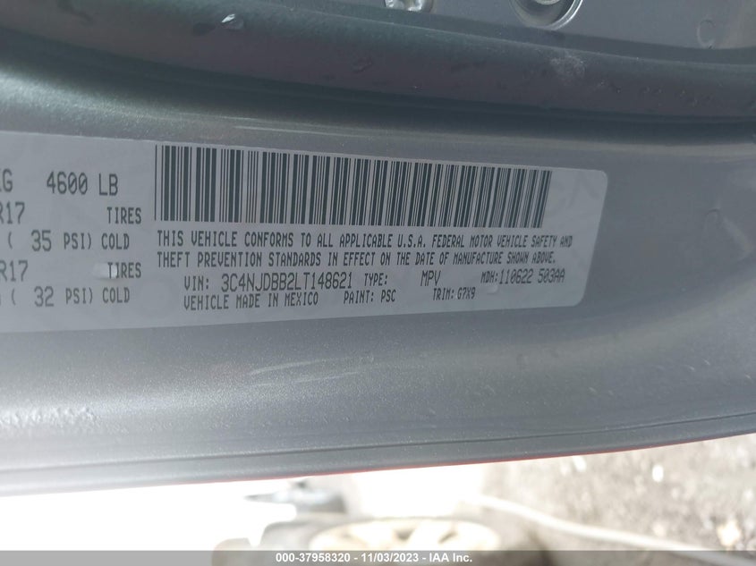 VIN 3C4NJDBB2LT148621 2020 JEEP COMPASS LATITUDE 4X4